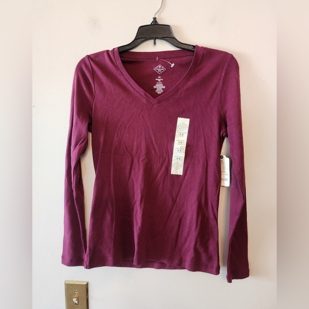 St Johns Bay long sleeve Plum v neck essential tee size xs